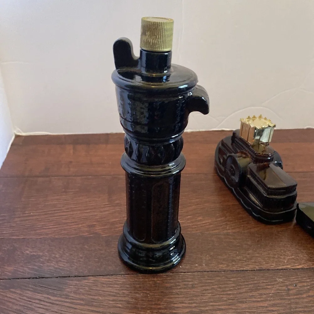 Vintage Avon cologne bottles, Lot Of 4, ‎ Water pump, 2 Steamboats, Stagecoach
